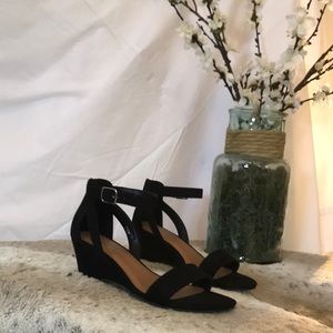 Pop suede wedge sandals